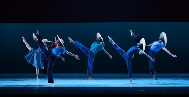 Alvin Ailey American Dance Theater, photo by Paul Kolnik. 