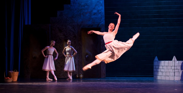 Ballet 5:8's Laura Schlatter