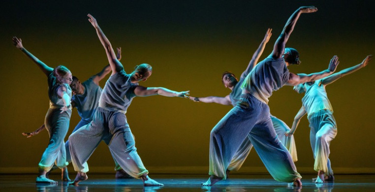 "So Soon My Love," by Hélène Simoneau feat. PARA.MAR Dance Theatre/ Photo by Todd Rosenberg