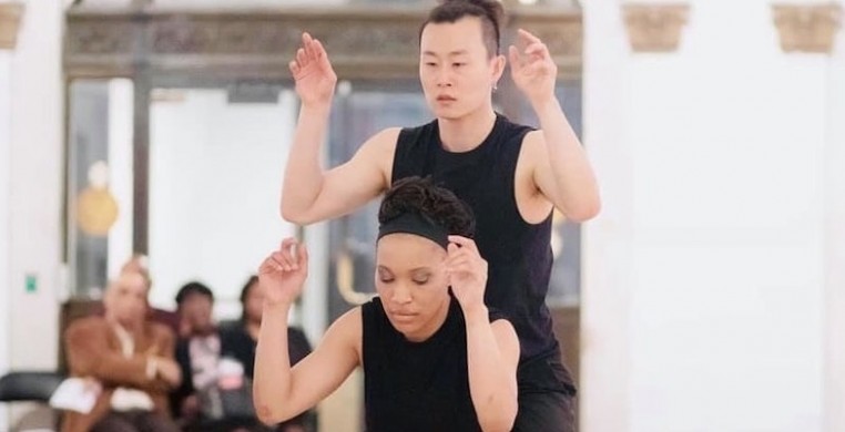 Joseph Kim and Kia Smith in a presentation of their cross-cultural collaboration. Kim and two additional dancers participate in a residency during next week's South Chicago Dance Festival. Photo by Quinton Arthur